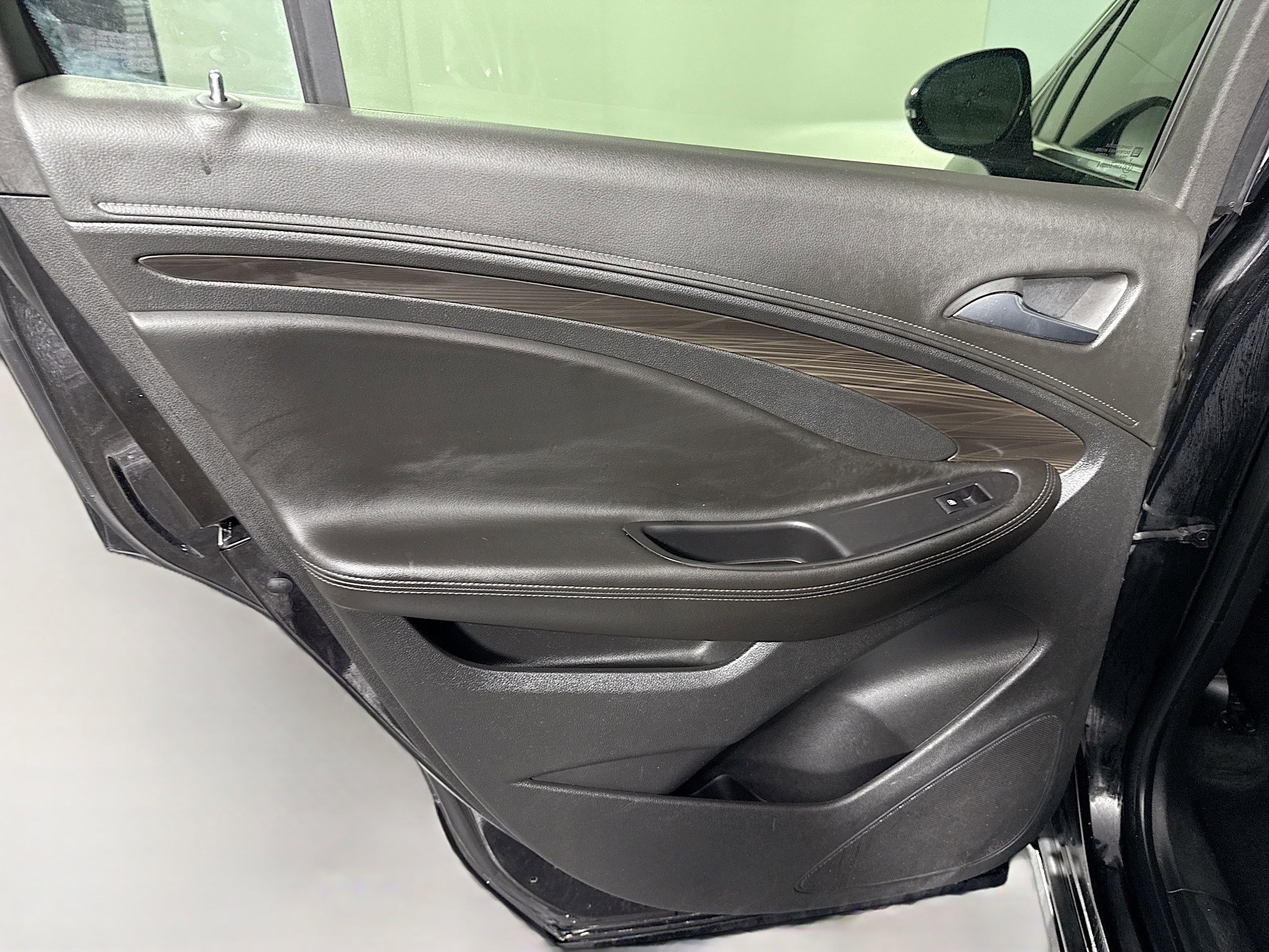 Used 2019 Buick Envision Essence image 26