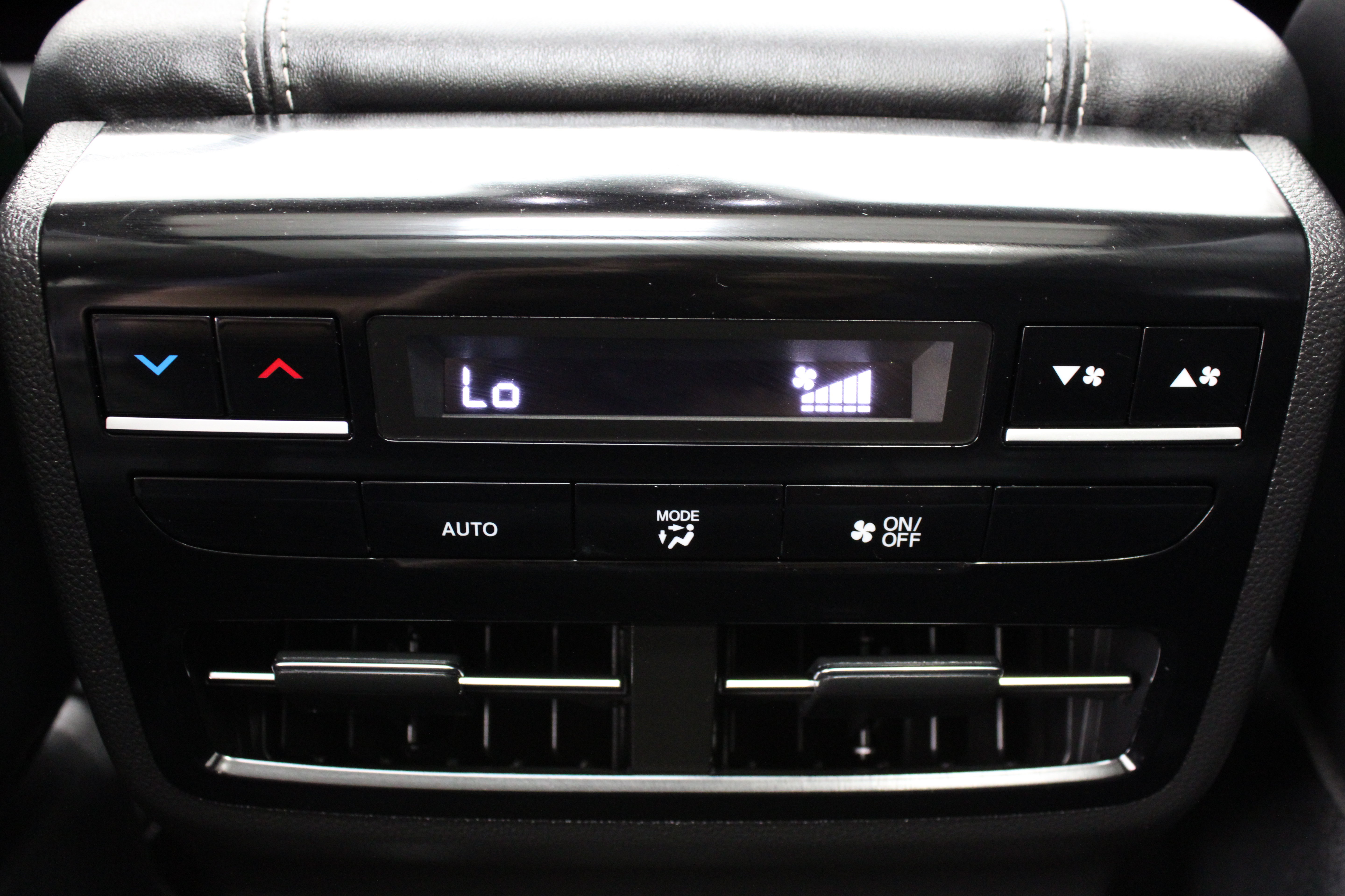 Used 2025 Acura MDX w/ Technology Package AWD/4WD image 32