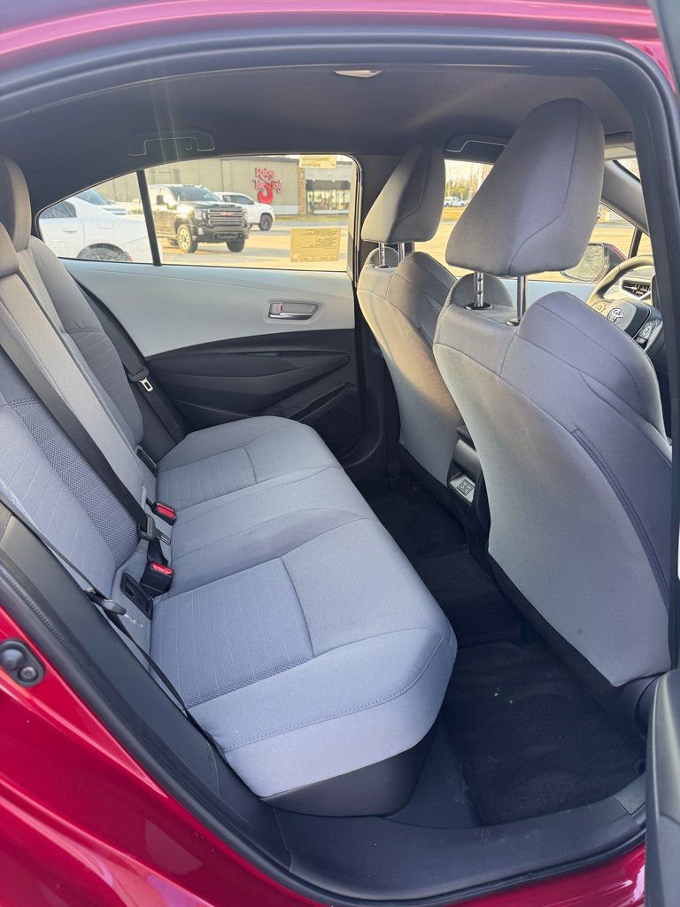 Used 2026 Toyota Corolla SE image 12