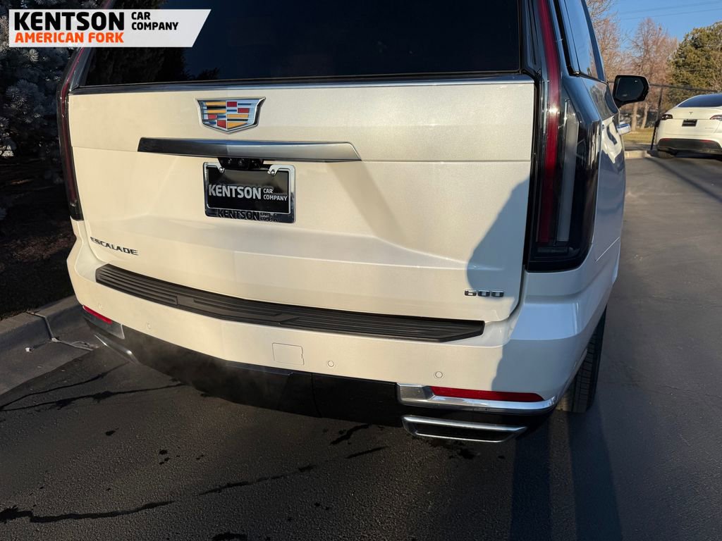 Used 2025 Cadillac Escalade Premium Luxury image 46