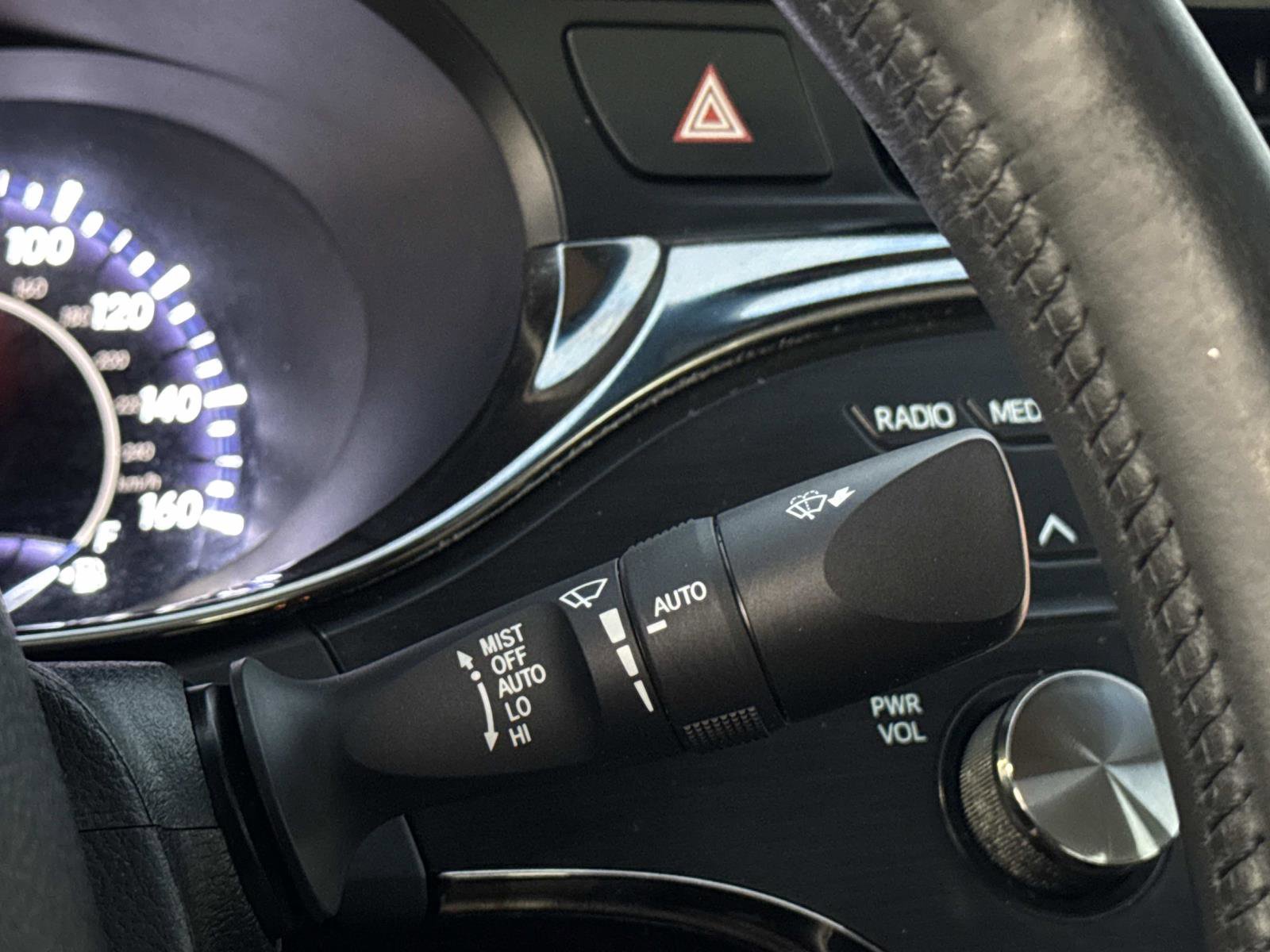 Used 2013 Toyota Avalon Limited image 10