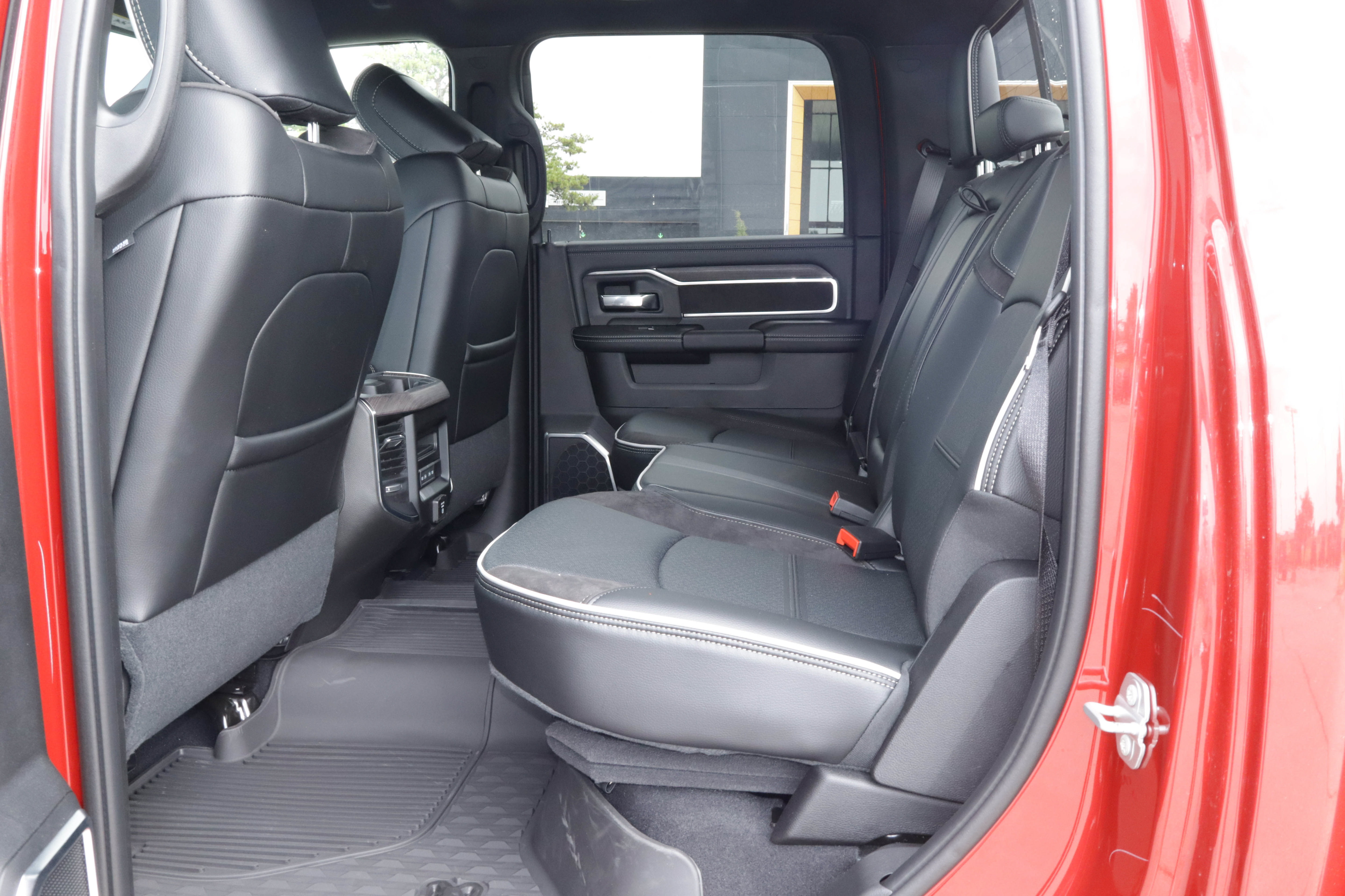 New 2027 RAM 2500 Laramie w/ Towing Technology Group AWD/4WD image 16