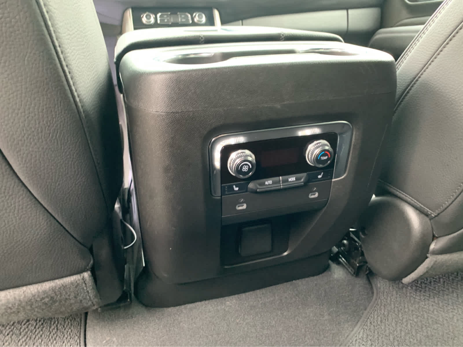 Used 2024 GMC Yukon Denali AWD/4WD image 26