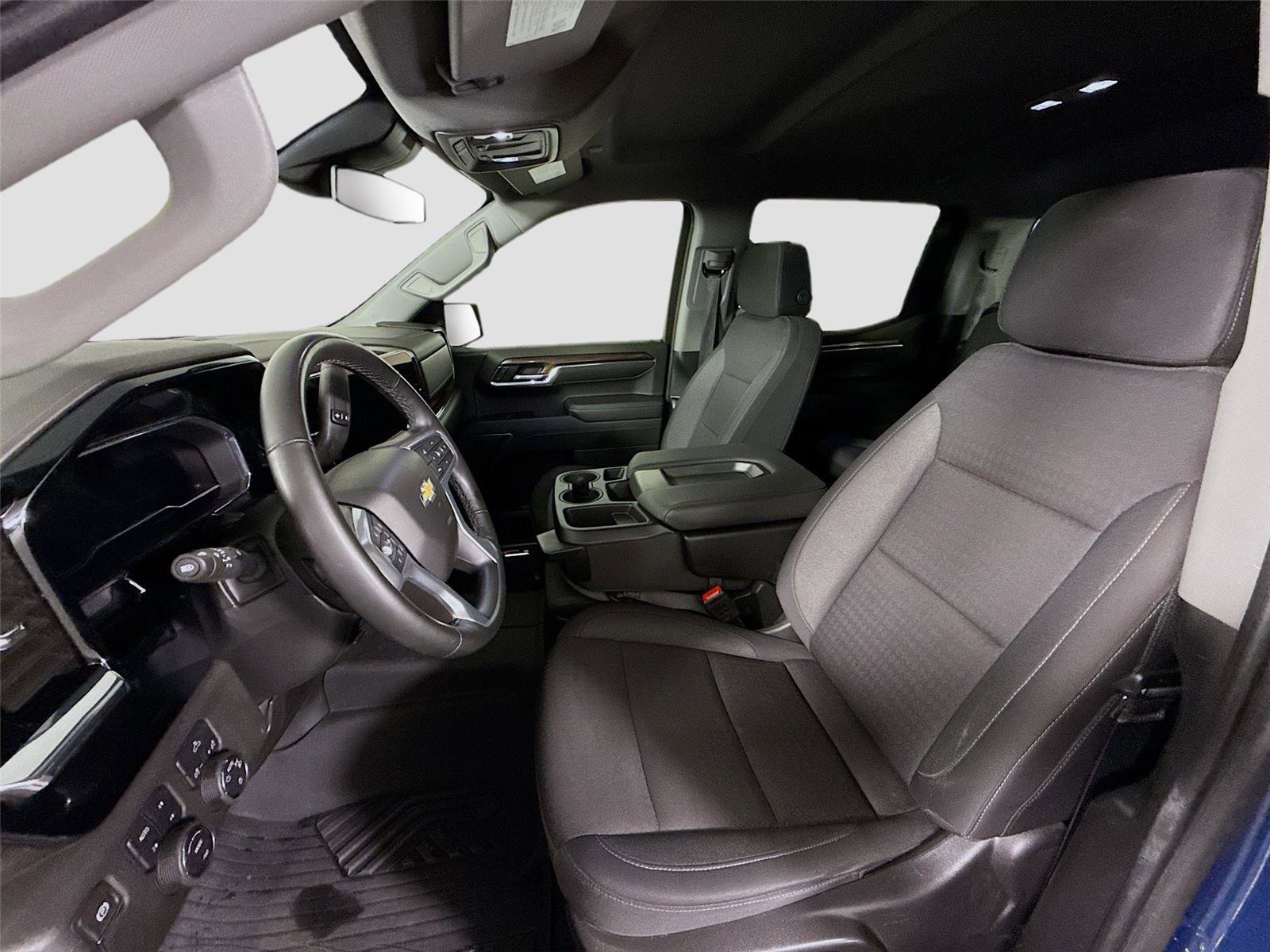 Used 2024 Chevrolet Silverado 1500 LT AWD/4WD image 15