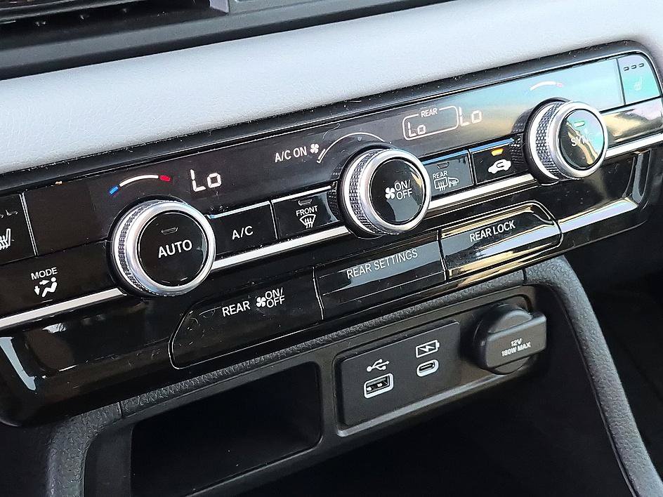 Used 2025 Honda Pilot Touring image 25