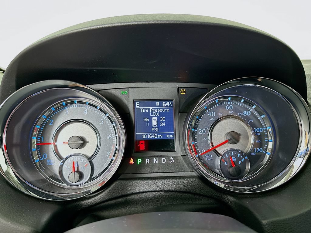 Used 2011 Chrysler Town & Country Touring-L FWD image 12