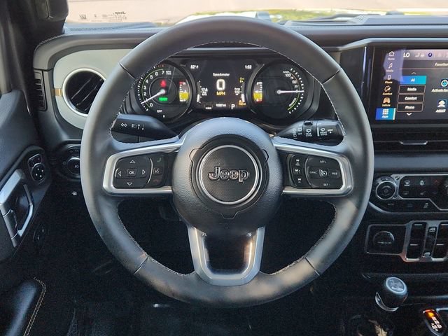 Used 2025 Jeep Wrangler Unlimited Sahara AWD/4WD image 34