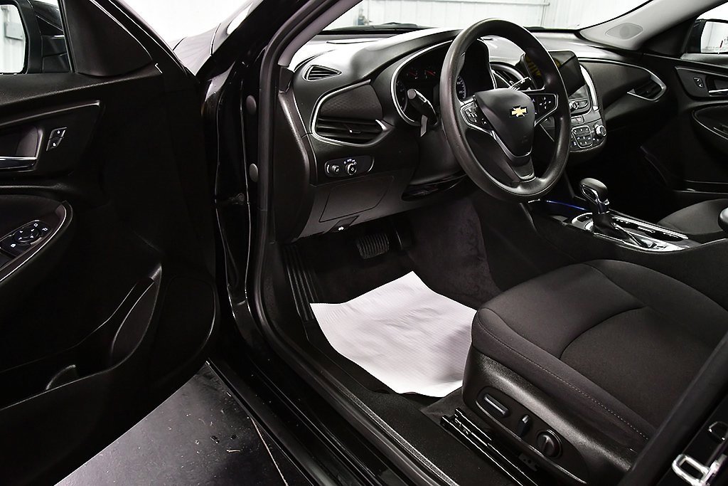Used 2023 Chevrolet Malibu LT image 14