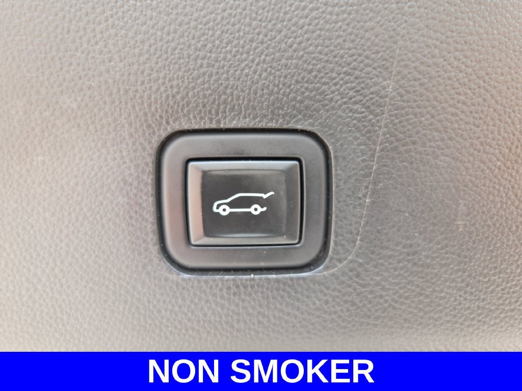 Used 2020 Chevrolet Traverse LT w/ Driver Confidence II Package AWD/4WD image 21