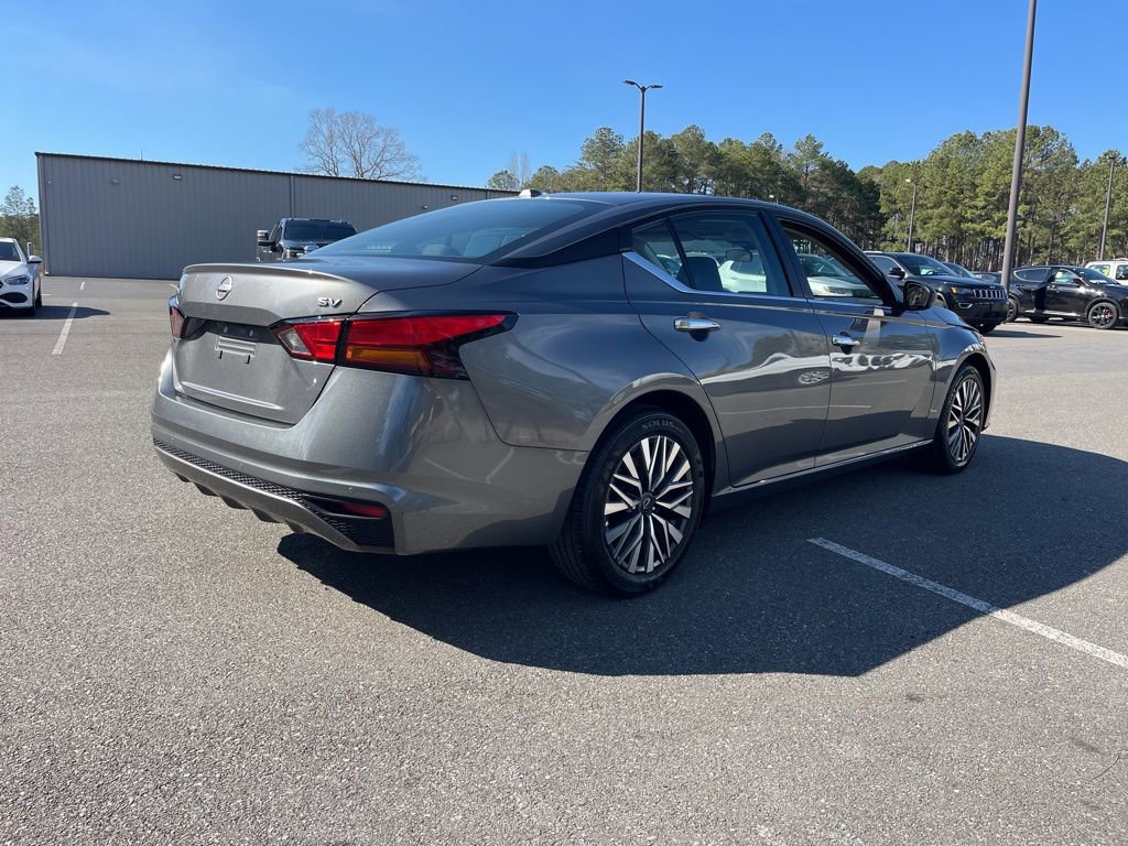 Used 2024 Nissan Altima 2.5 SV image 5