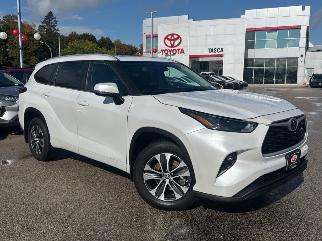 Used 2023 Toyota Highlander XLE