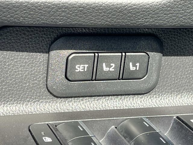 Used 2025 Toyota Land Cruiser AWD/4WD image 27