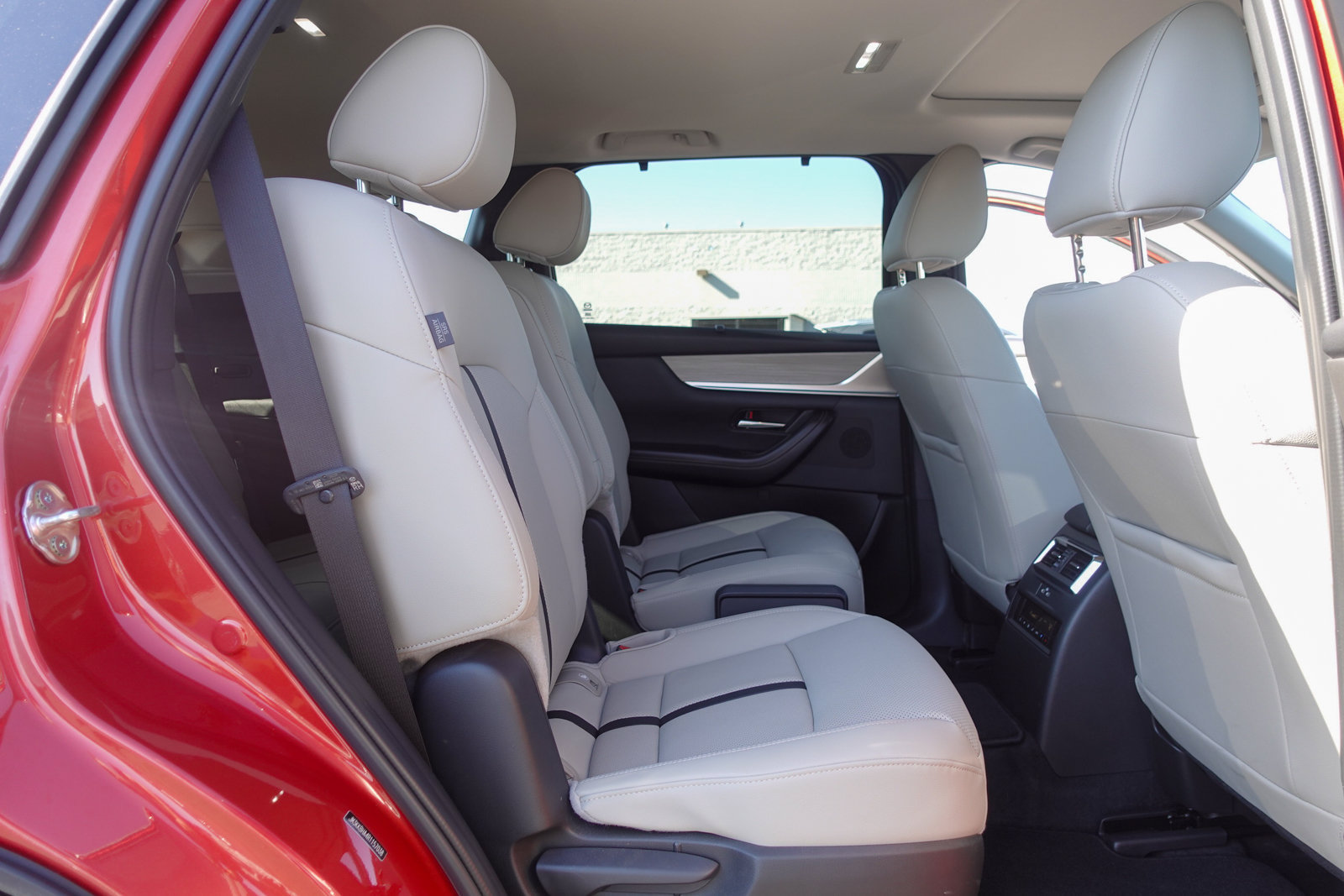 Certified 2024 MAZDA CX-90 Plug-In Hybrid w/ Preferred AWD/4WD image 16