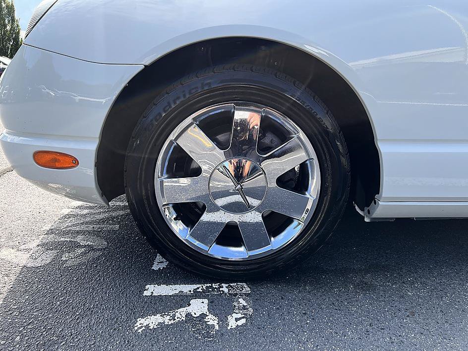 Used 2002 Ford Thunderbird RWD image 8