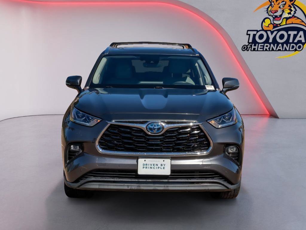 Used 2020 Toyota Highlander Limited image 2