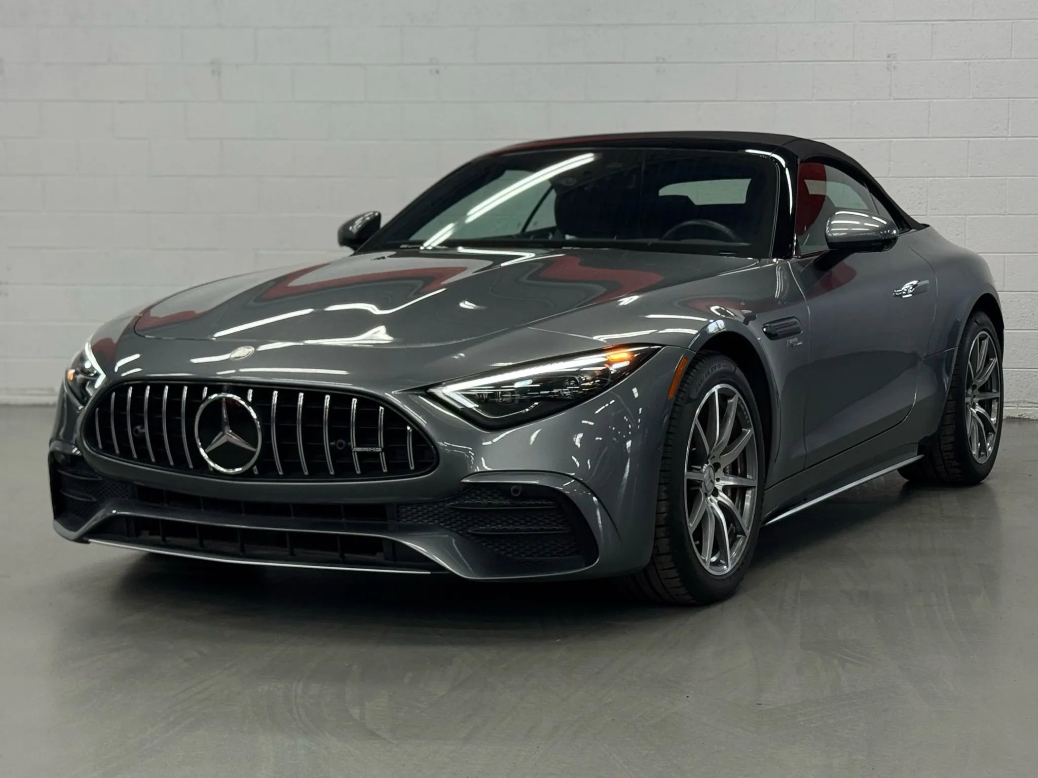 Used 2023 Mercedes-Benz SL 43 AMG w/ Driver Assistance Package image 1