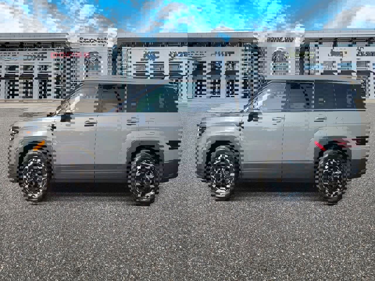 Used 2024 Hyundai Santa Fe SE image 5