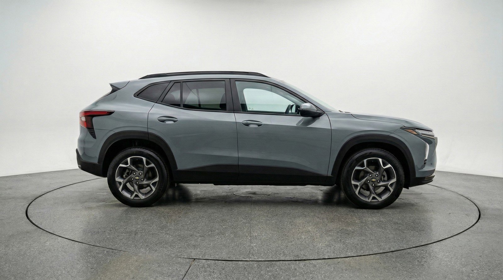 Used 2025 Chevrolet Trax LT w/ LT Convenience Package image 11