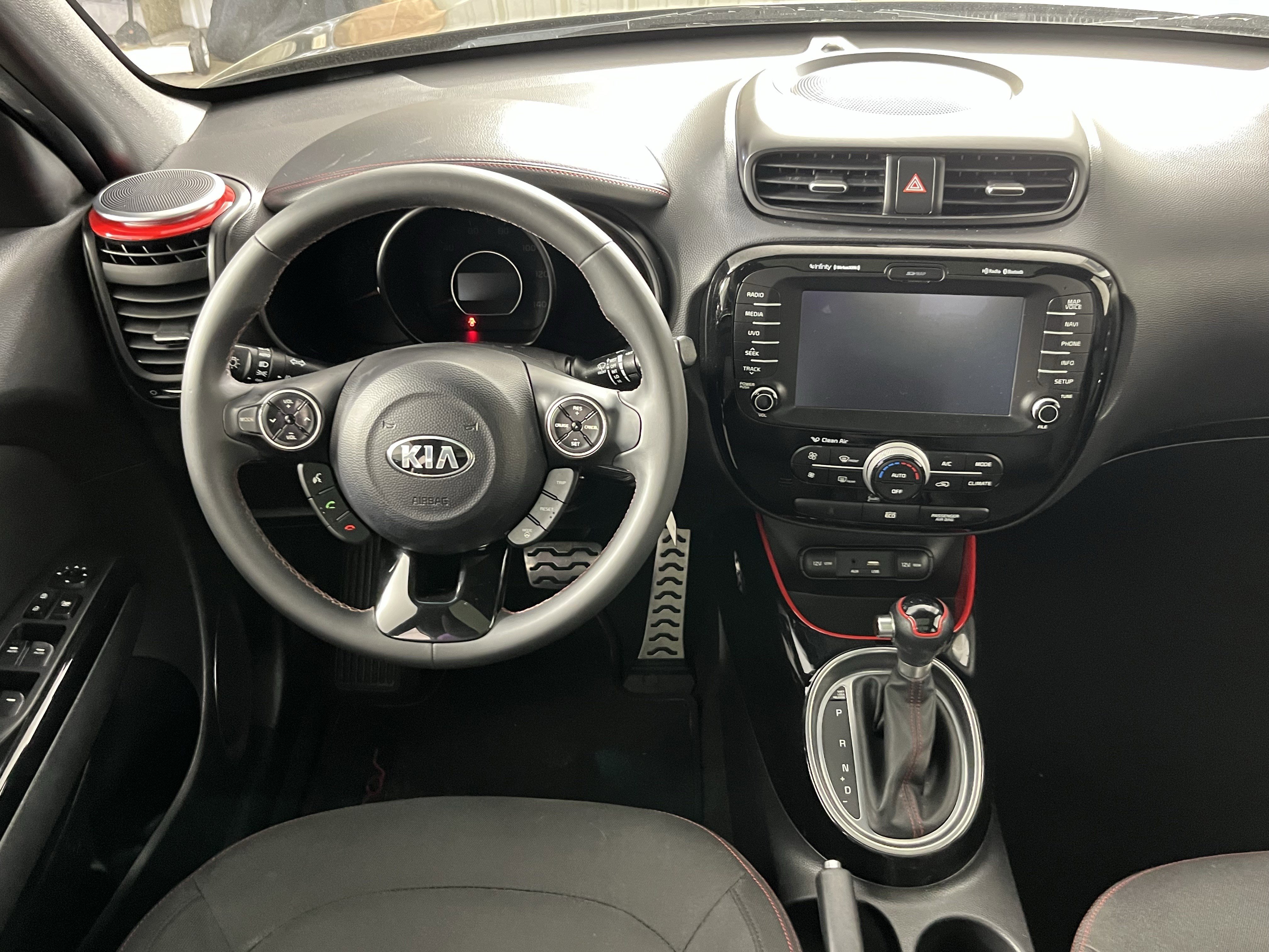 Used 2015 Kia Soul + image 12