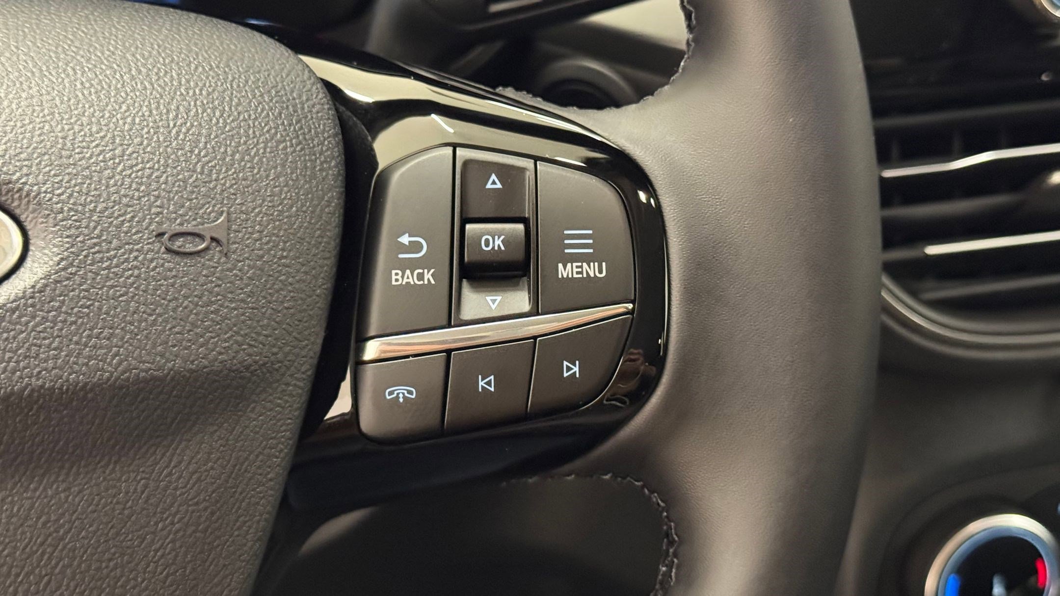 New 2026 Ford Escape Active w/ Cold Weather Package FWD image 17