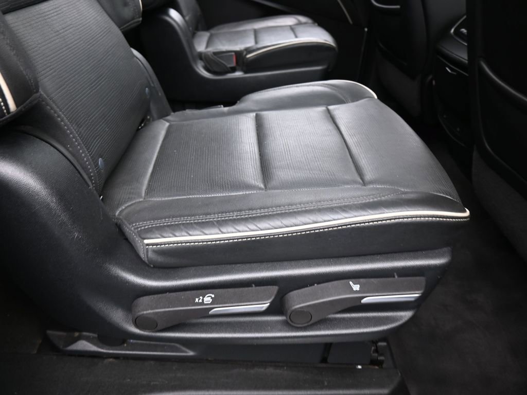 Used 2023 Cadillac Escalade ESV Premium Luxury image 48