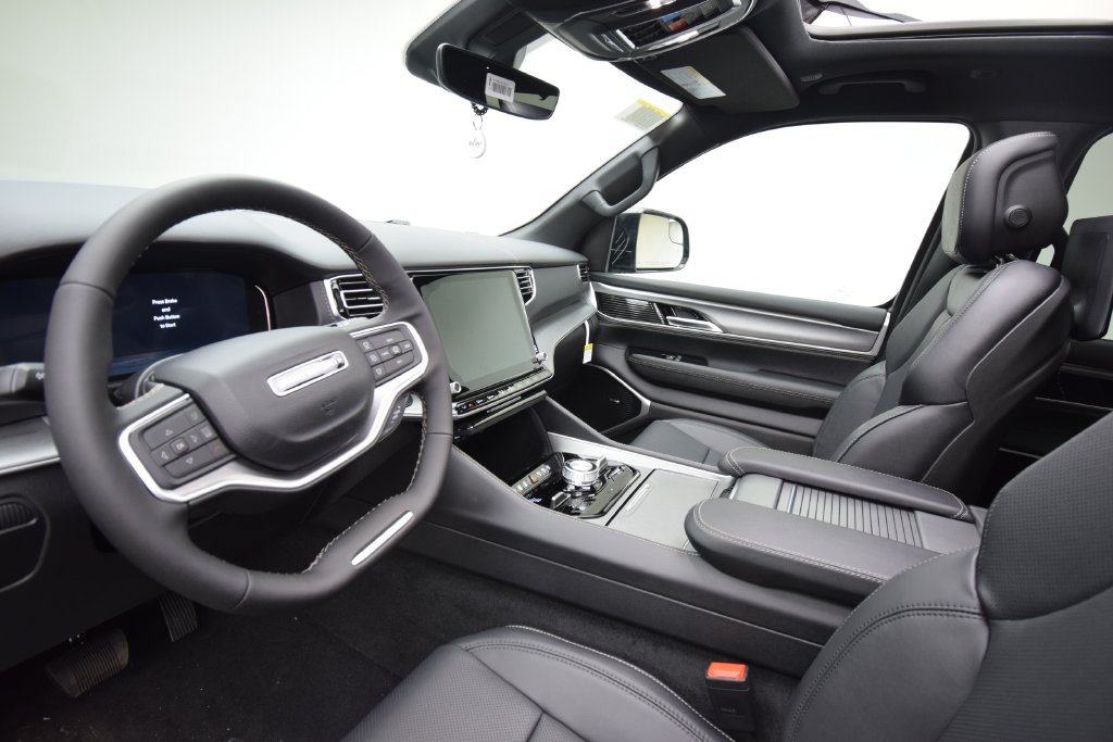 New 2026 Jeep Grand Wagoneer Limited AWD/4WD image 36