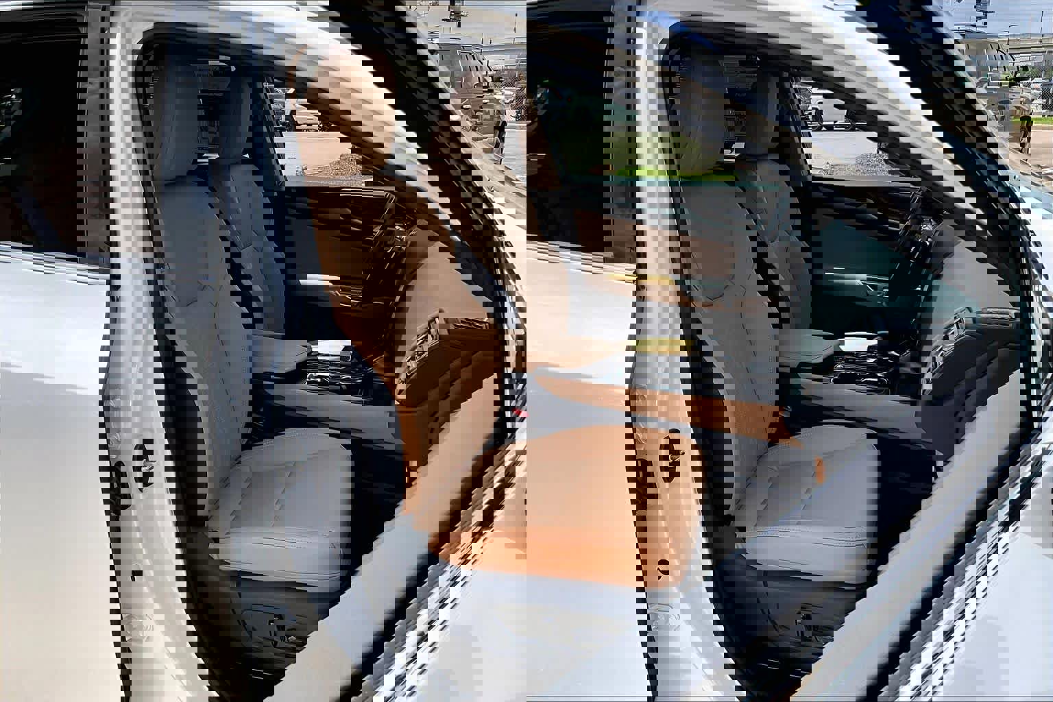 Used 2025 Lexus NX 250 FWD w/ Accessory Package (Z1) image 8