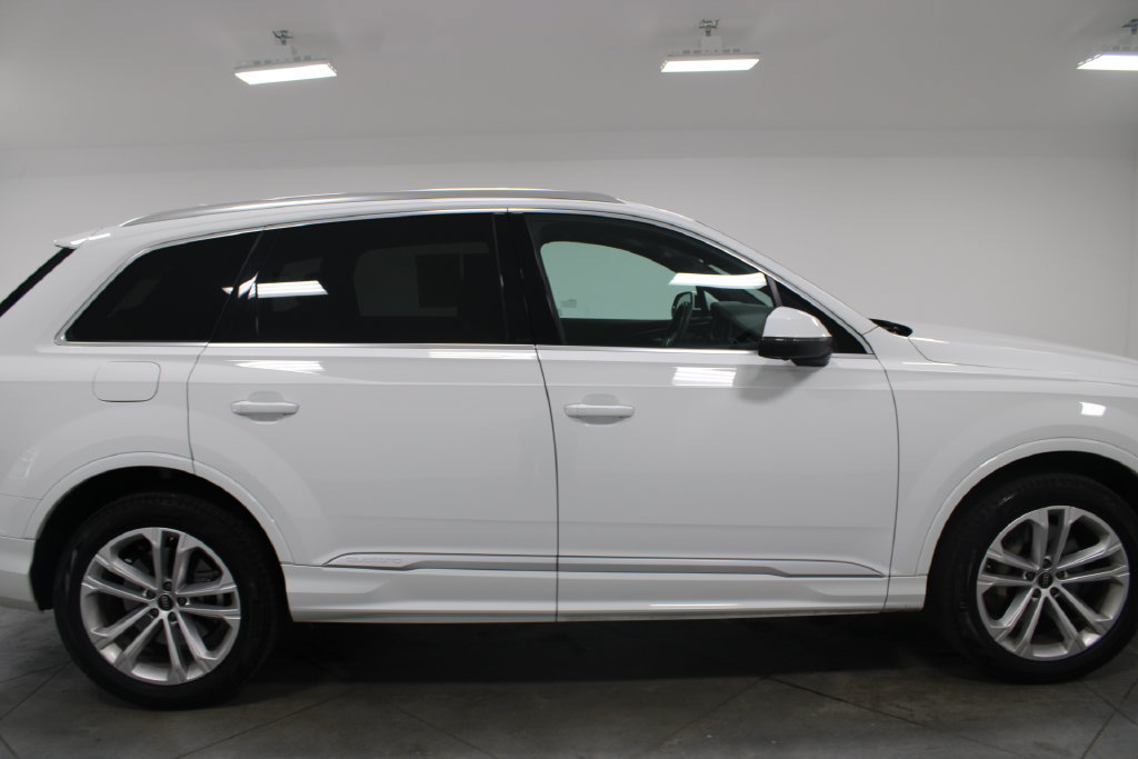 Used 2025 Audi Q7 3.0T Premium Plus AWD/4WD image 11