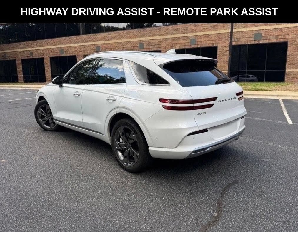 Used 2025 Genesis Electrified GV70 w/ Prestige Package AWD/4WD image 3