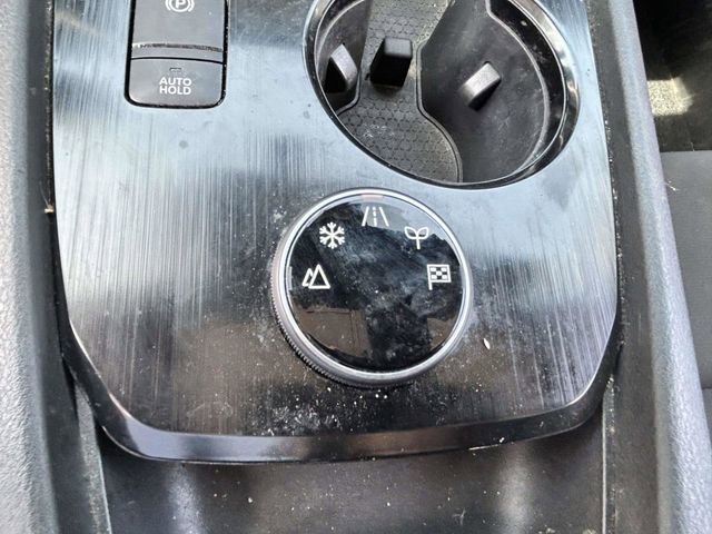 Used 2023 Nissan Rogue S image 17