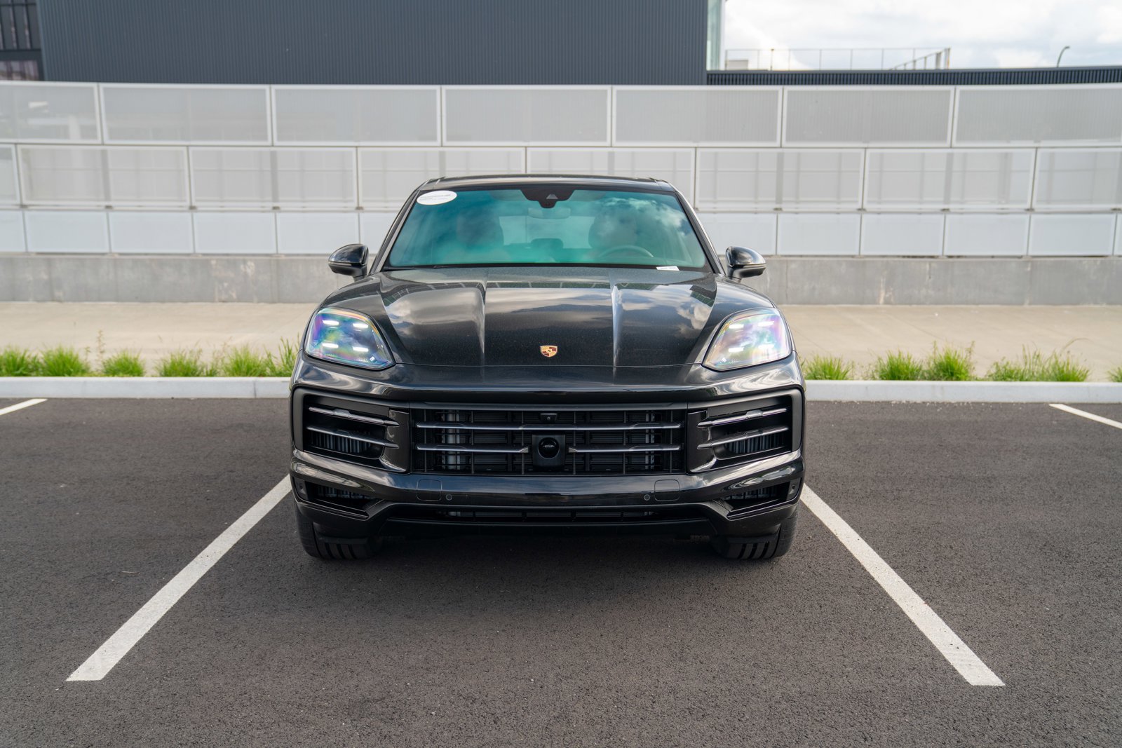 Certified 2025 Porsche Cayenne E-Hybrid AWD/4WD image 6