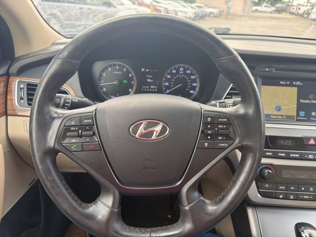 Used 2015 Hyundai Sonata Limited w/ Option Group 06 FWD image 11