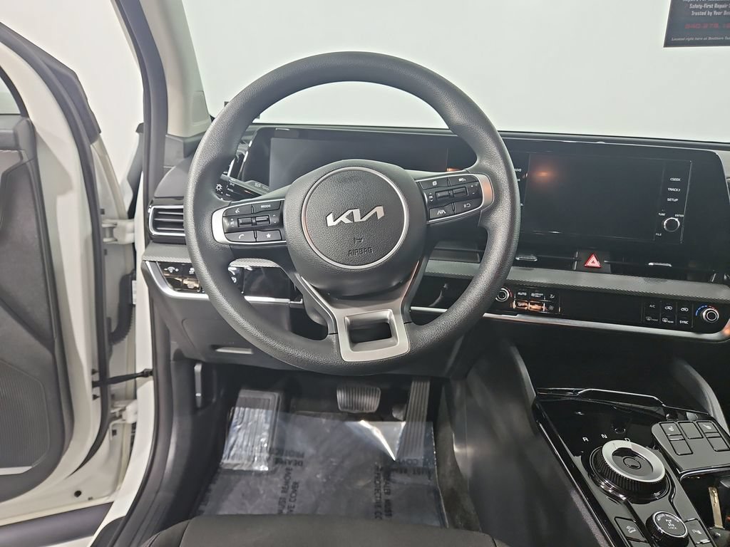 Used 2024 Kia Sportage LX AWD/4WD image 14