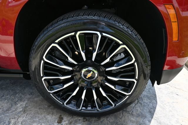 Used 2026 Chevrolet Suburban High Country AWD/4WD image 11
