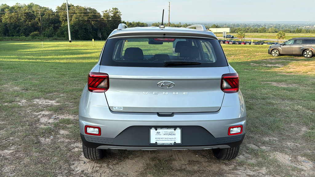 New 2026 Hyundai Venue SEL FWD image 6