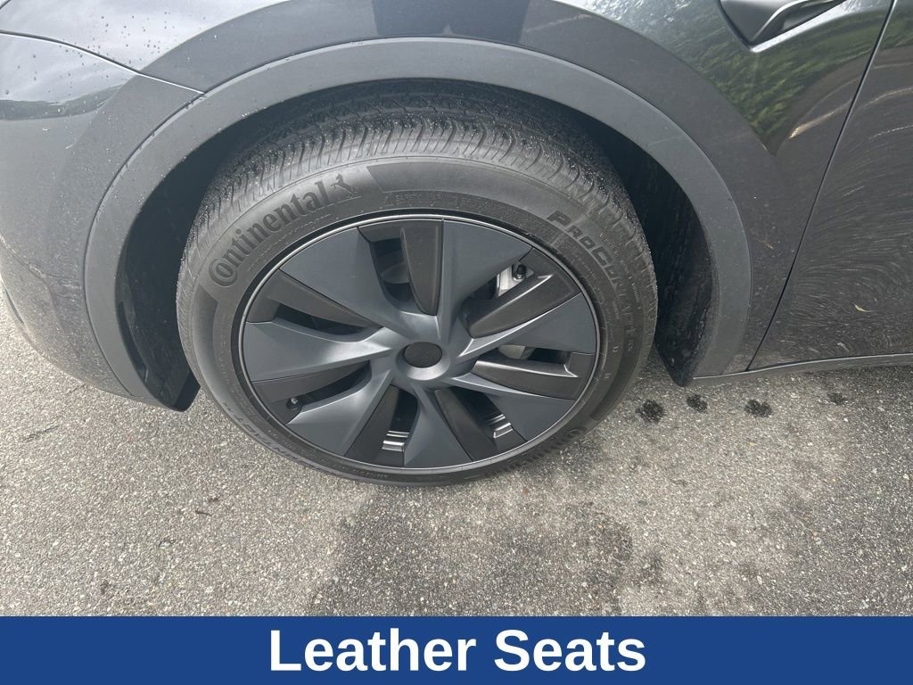 Used 2024 Tesla Model Y Long Range AWD/4WD image 3