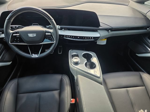 Used 2025 Cadillac Optiq Sport 1 AWD/4WD image 17