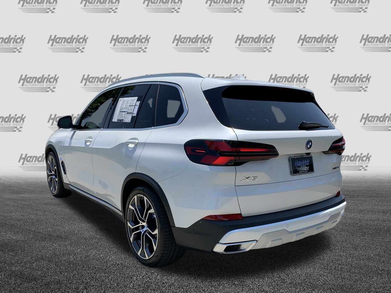 Used 2026 BMW X5 xDrive50e image 7