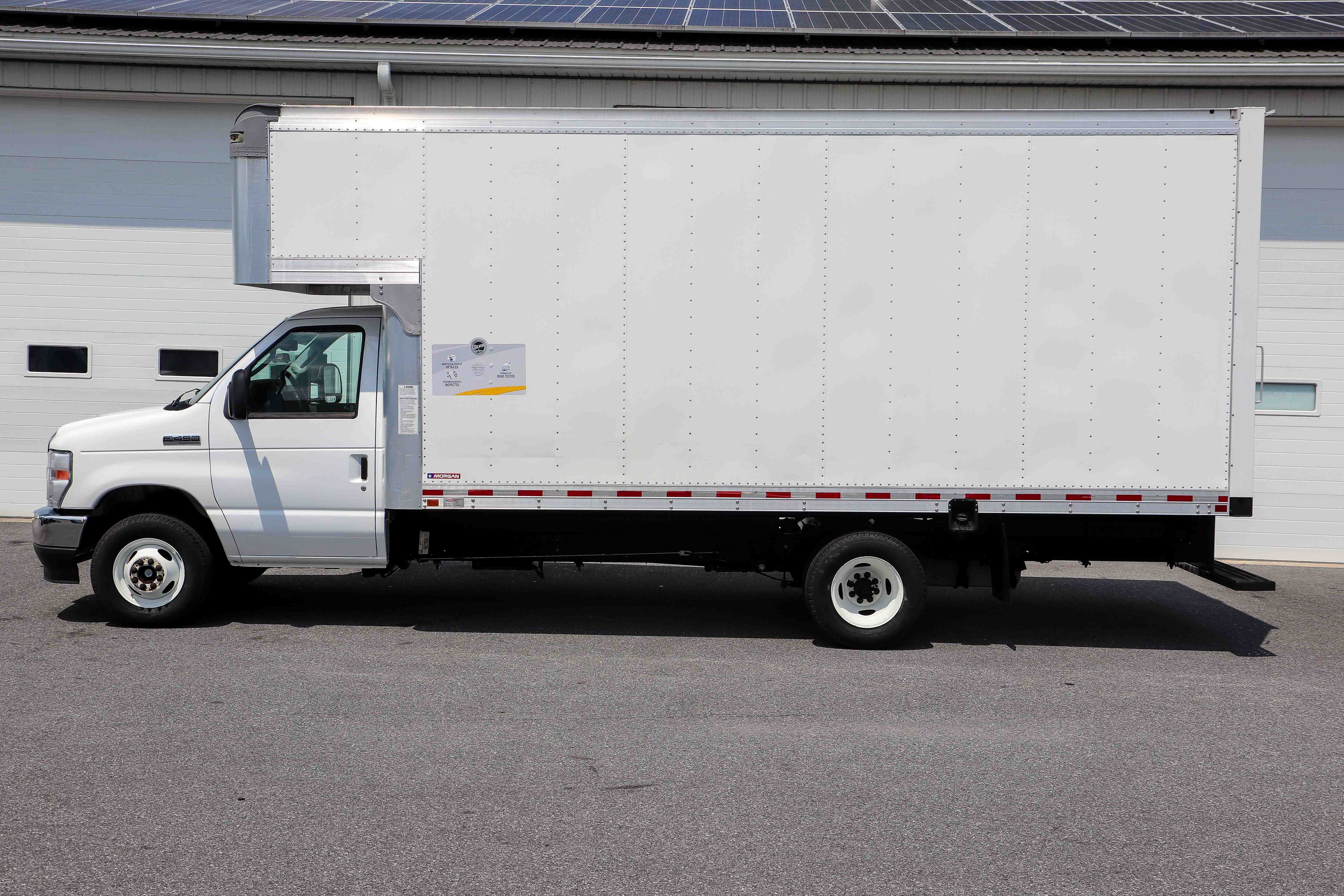Used 2024 Ford E-450 and Econoline 450 Super Duty w/ Driver's Safety Package RWD image 6