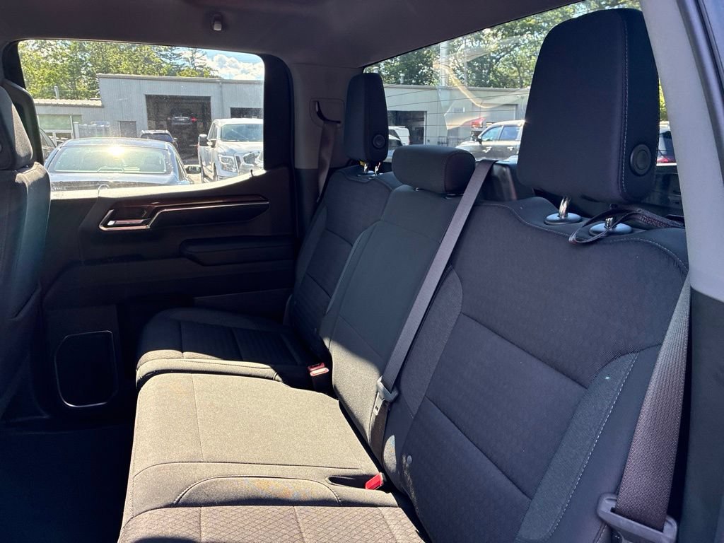 Used 2023 Chevrolet Silverado 1500 LT AWD/4WD image 20
