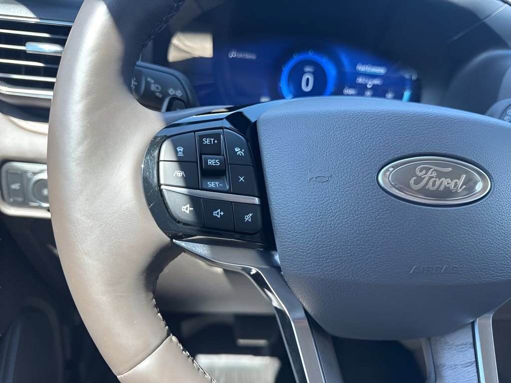 Used 2021 Ford Explorer Platinum w/ Equipment Group 601A image 17