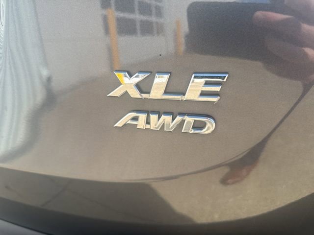 Used 2015 Toyota RAV4 XLE image 9