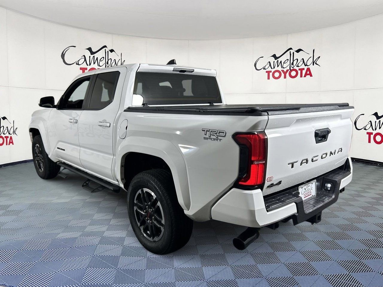 Used 2025 Toyota Tacoma TRD Sport image 5