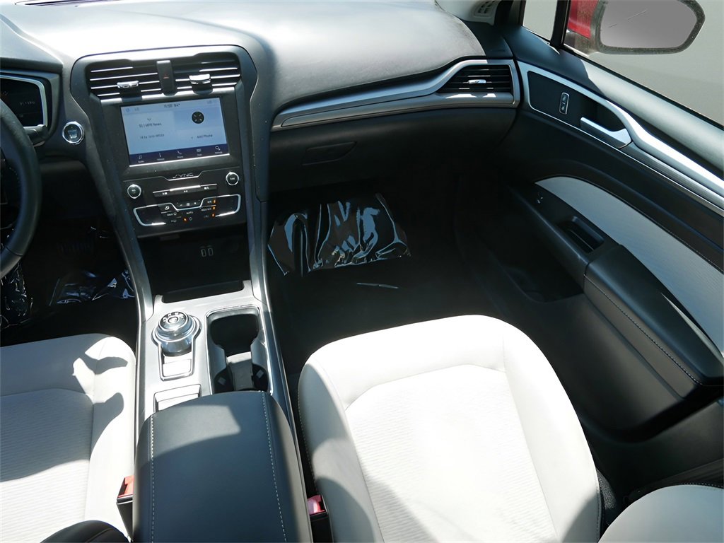 Used 2020 Ford Fusion SE w/ Equipment Group 151A image 15