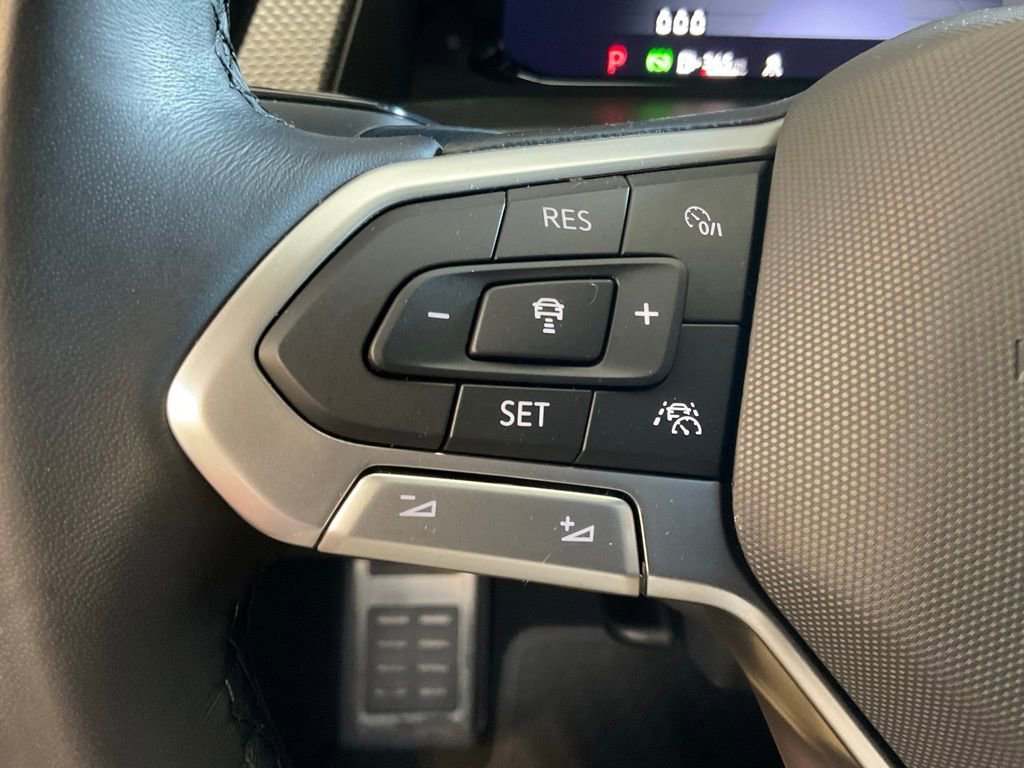 Used 2025 Volkswagen Atlas Cross Sport SEL Premium R-Line image 12