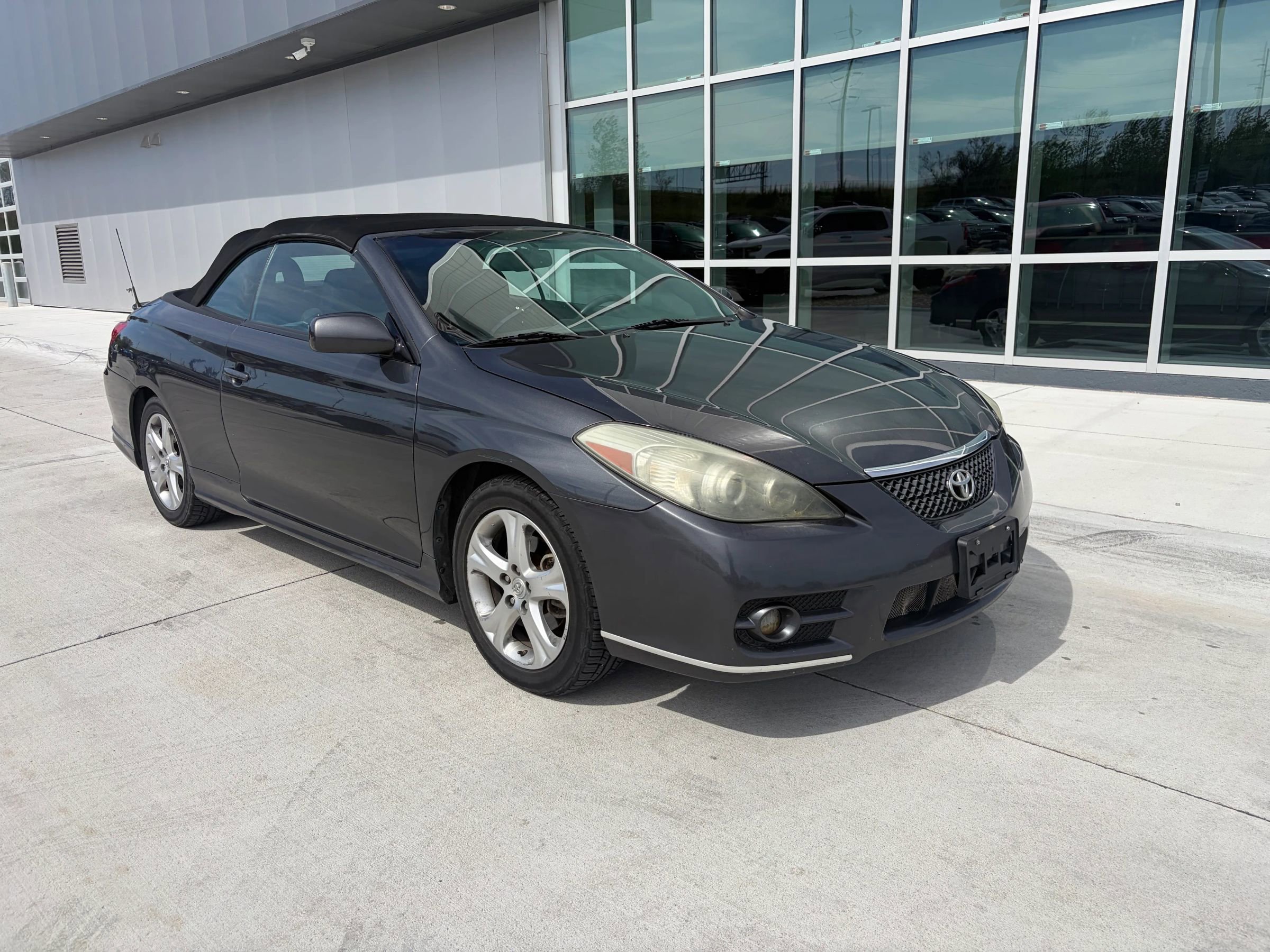 Used 2007 Toyota Solara SLE FWD image 2