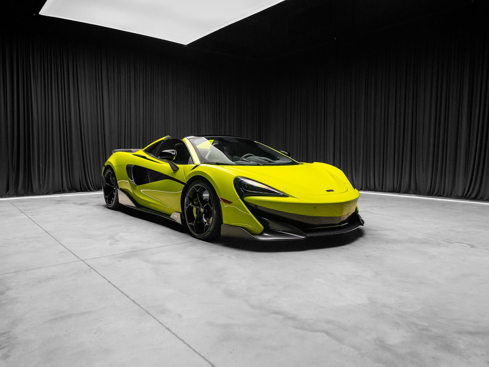 Used 2020 McLaren 600LT Spider RWD image 2