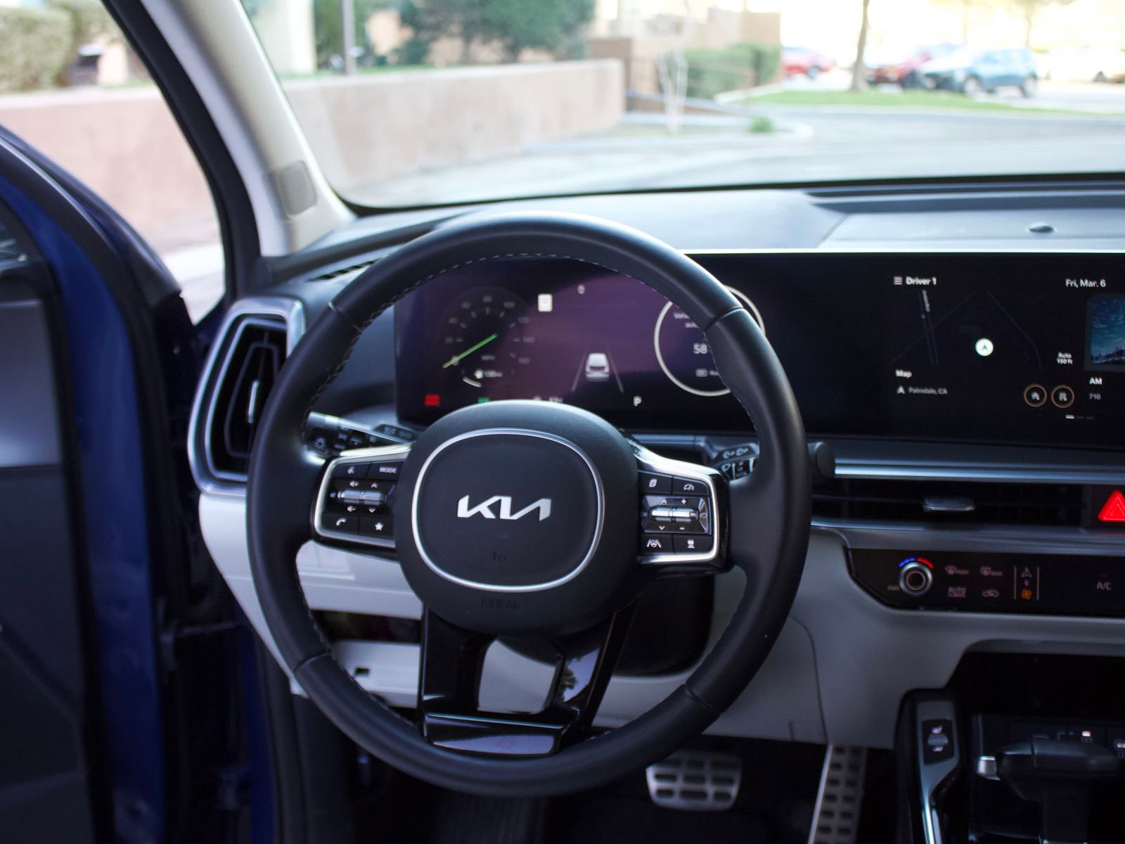 Used 2025 Kia Sorento SX FWD image 16