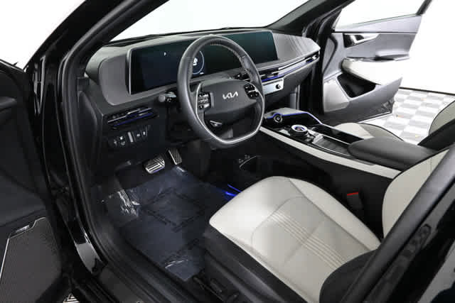 Used 2024 Kia EV6 GT-Line w/ GT-Line White Seat Package image 18