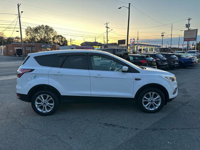 Used 2017 Ford Escape SE w/ SE Cold Weather Package image 4